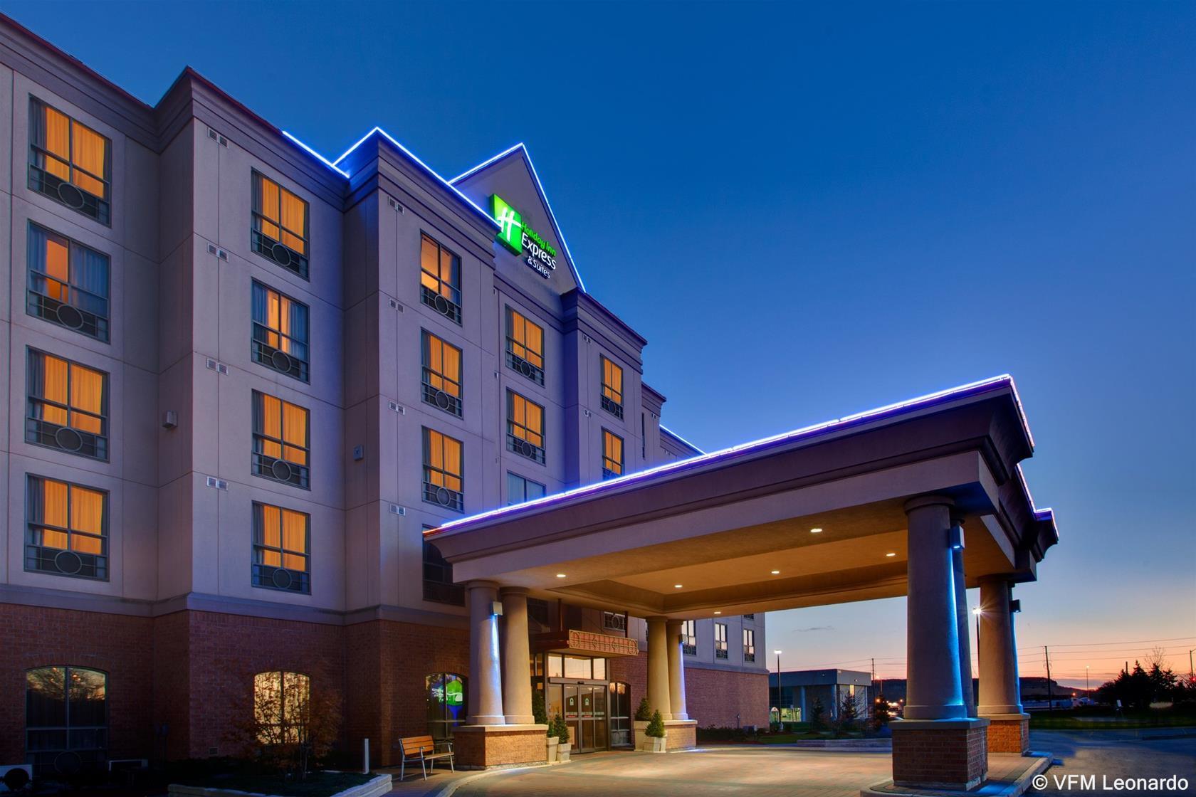 Holiday Inn Express Hotel & Suites Milton By Ihg Buitenkant foto